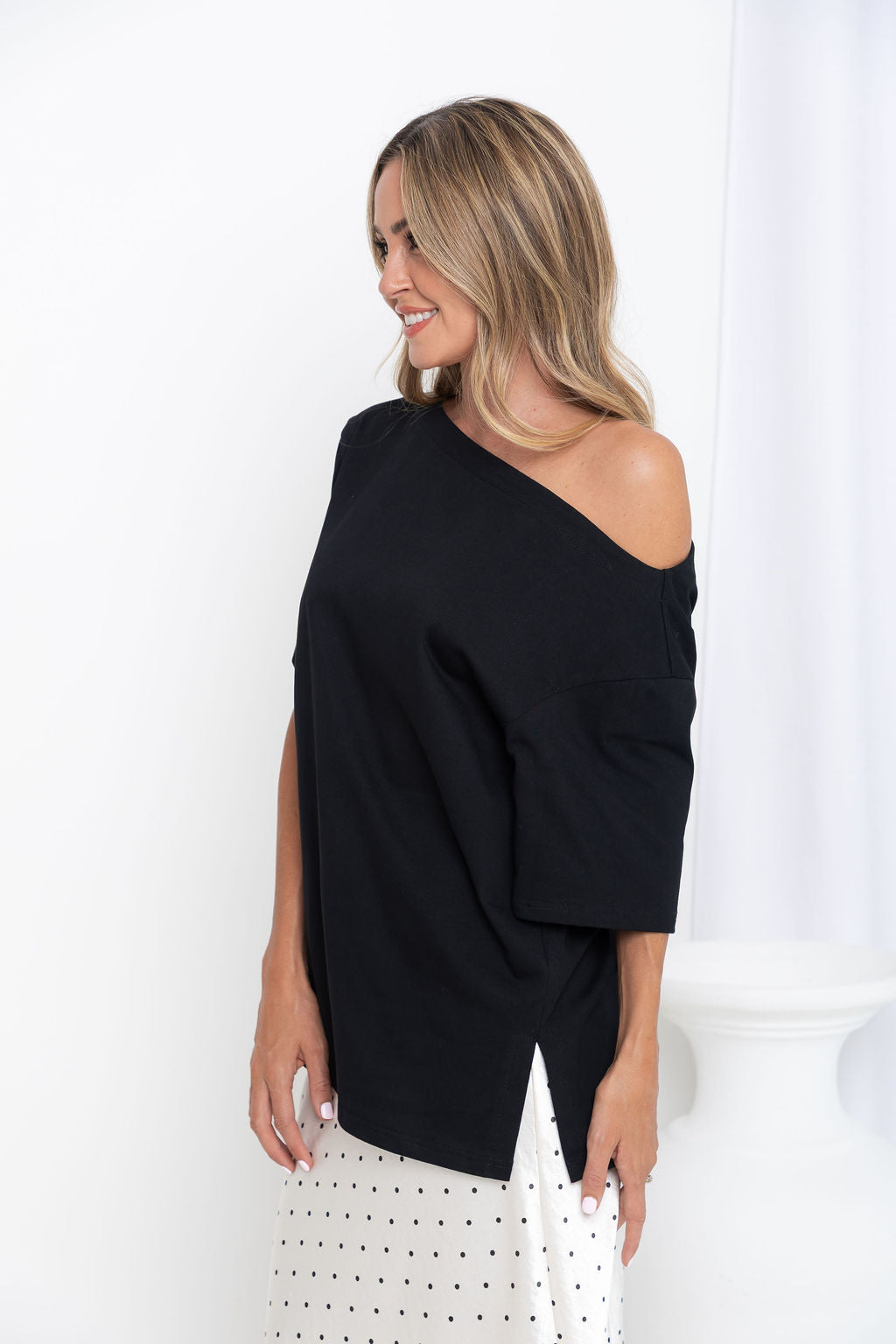 Arden Off-The-Shoulder Tee - Black