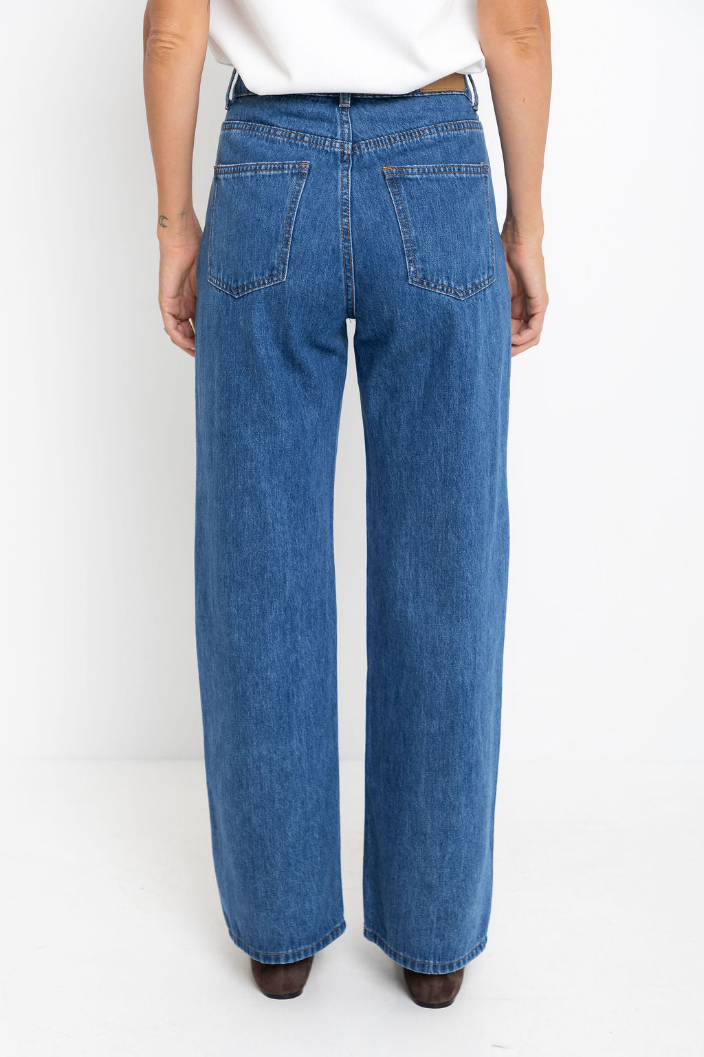 Dakota Straight-Leg Denim Jeans - Mid Blue Wash - The Self Styler Exclusive