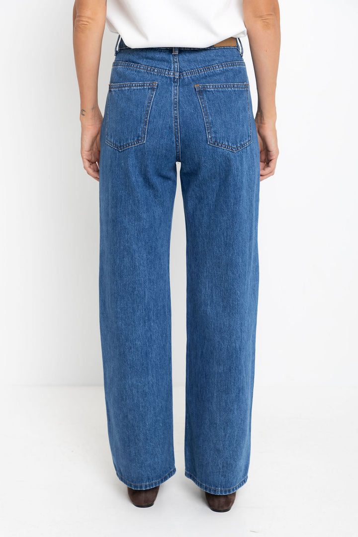 Dakota Straight-Leg Denim Jeans - Mid Blue Wash - The Self Styler Exclusive