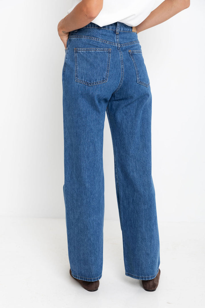 Dakota Straight-Leg Denim Jeans - Mid Blue Wash - The Self Styler Exclusive