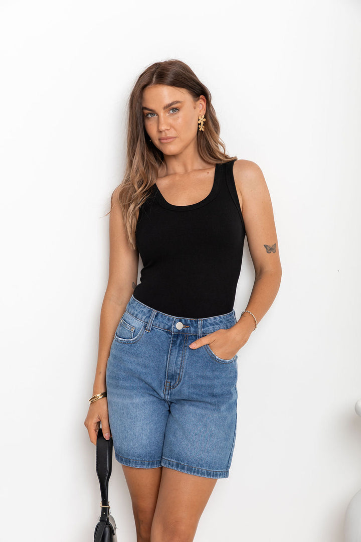 Leni Scoop Tank - Black