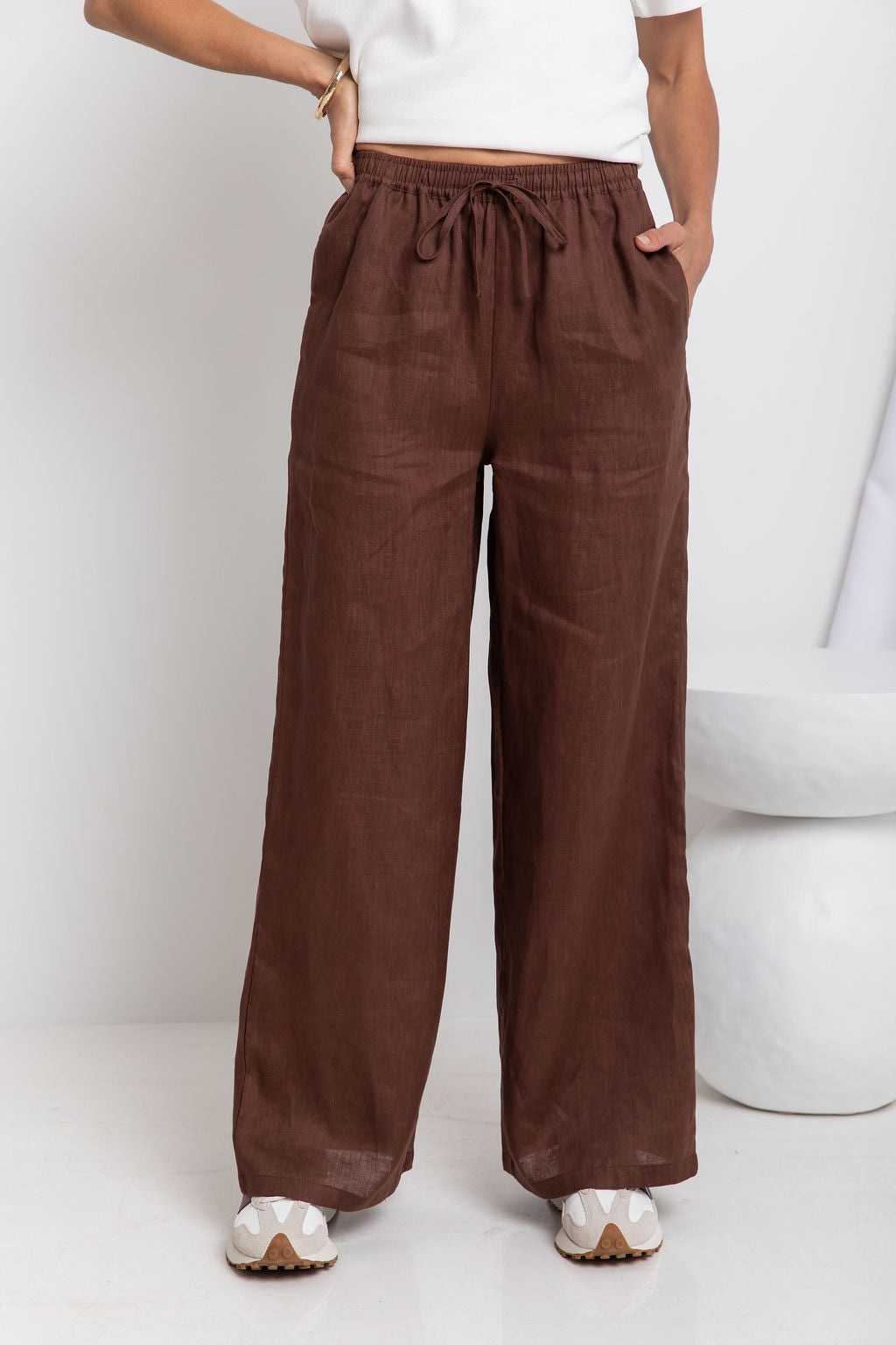 Tahlia Straight-Leg Linen Pants - Chocolate