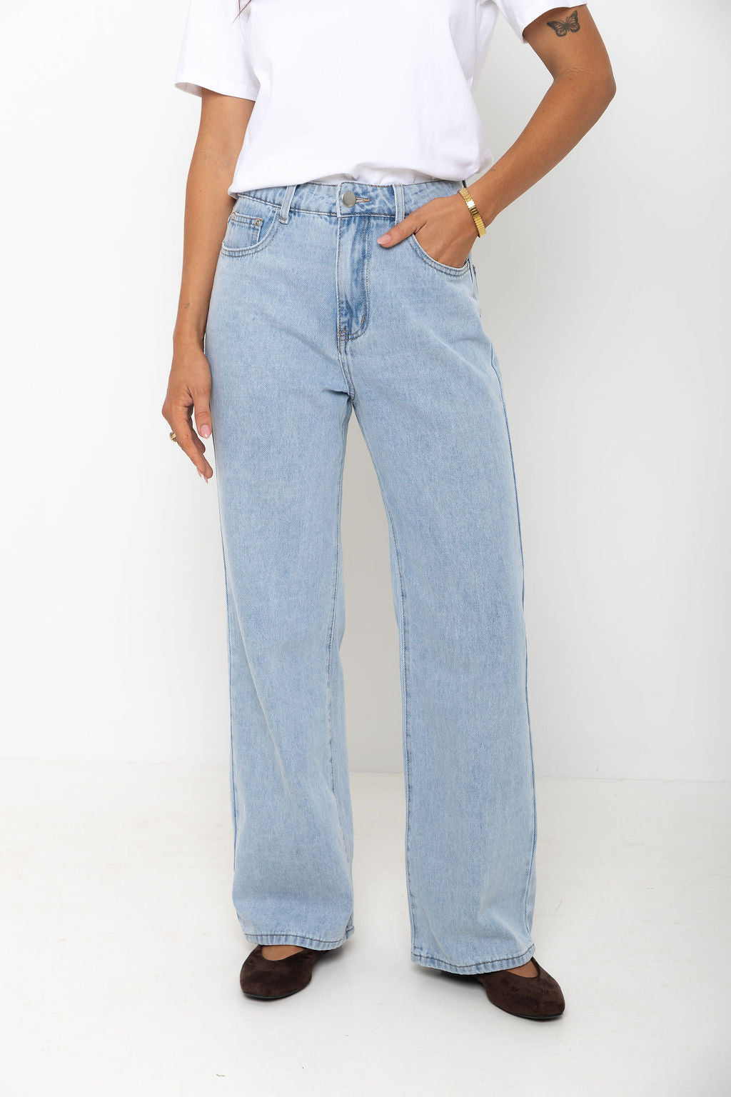 Dakota Straight-Leg Denim Jeans - Light Blue Wash - The Self Styler Exclusive