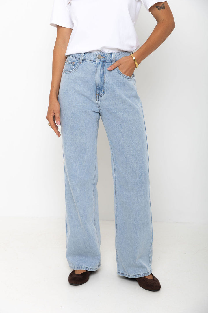 Dakota Straight-Leg Denim Jeans - Light Blue Wash - The Self Styler Exclusive