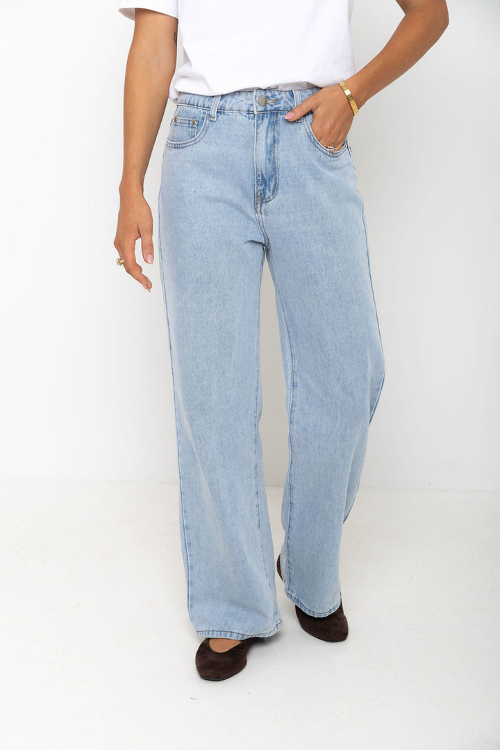 Dakota Straight-Leg Denim Jeans - Light Blue Wash - The Self Styler Exclusive