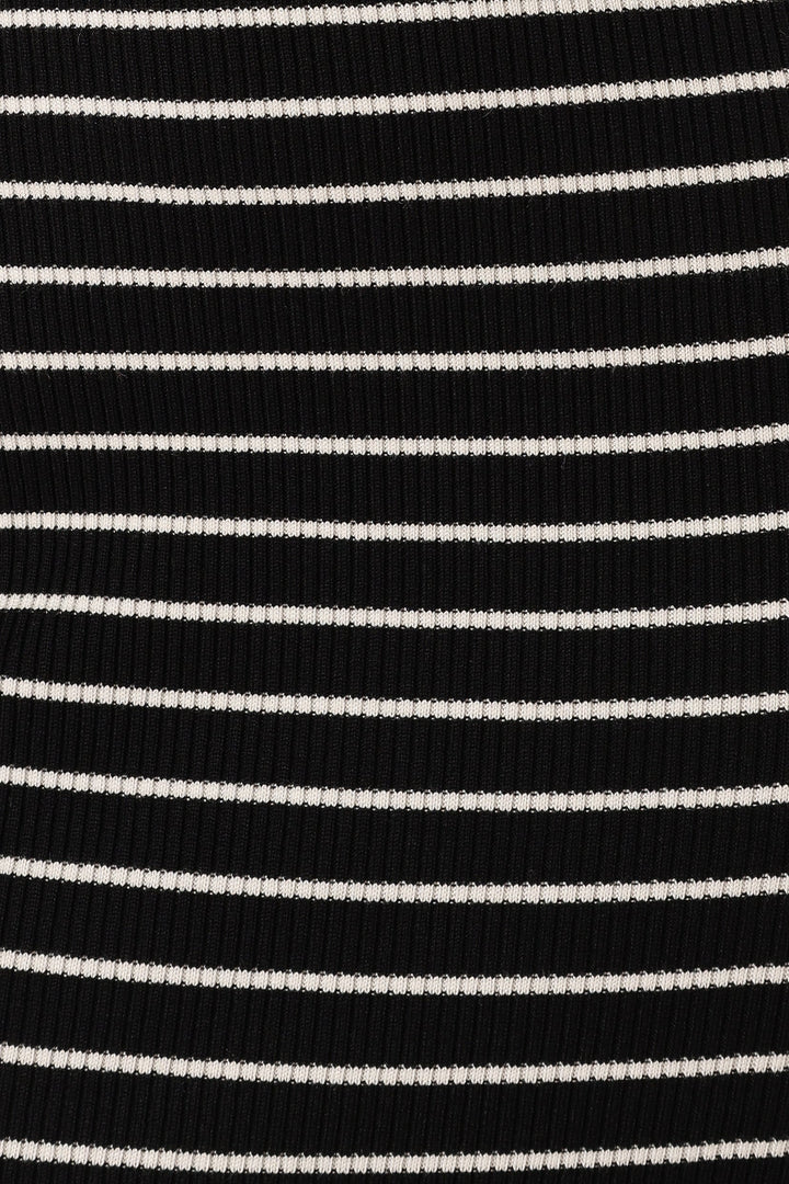 Baxtor Off the Shoulder Midi Dress - White/Black
